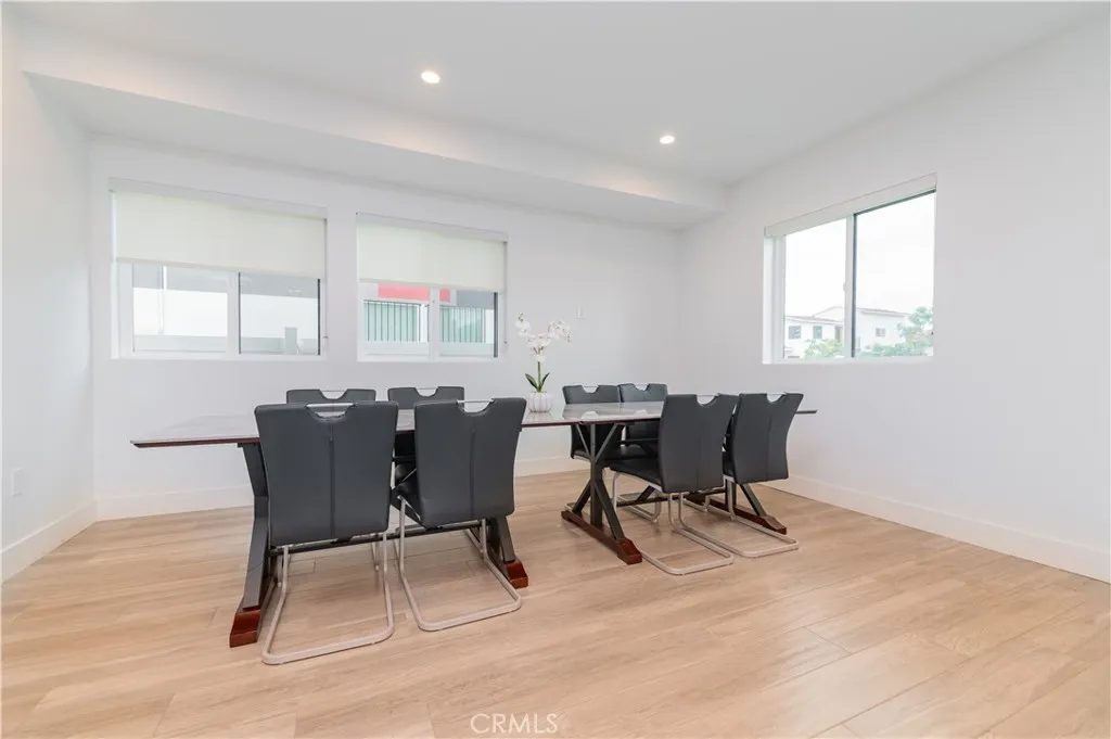 1444 W 37th Street, Los Angeles, California 90018 home-pic-8