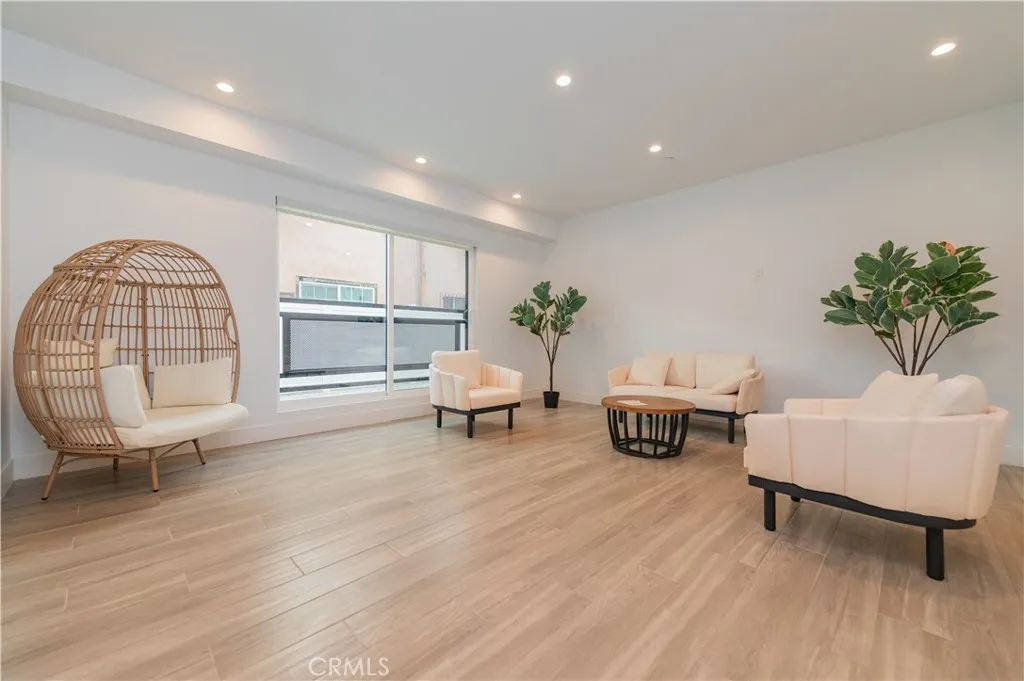 1444 W 37th Street, Los Angeles, California 90018 home-pic-5