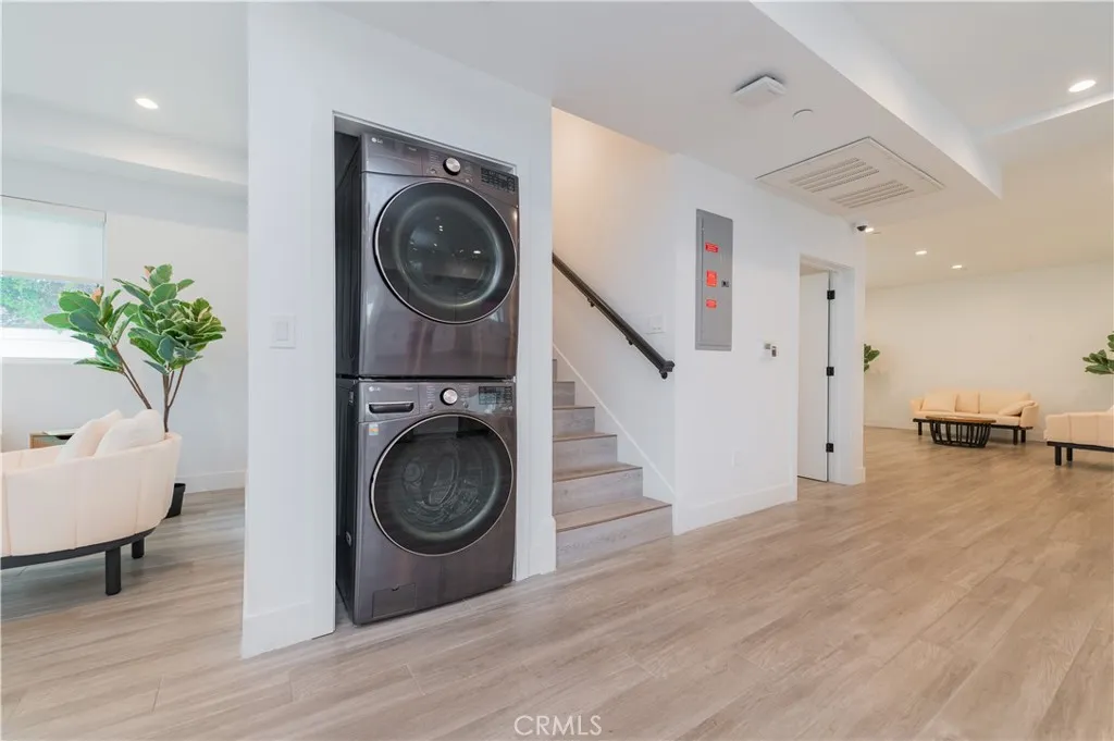 1444 W 37th Street, Los Angeles, California 90018 home-pic-6
