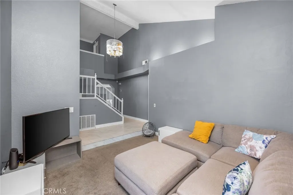 13190 Lone Stallion Lane, Corona, California 92883 home-pic-4
