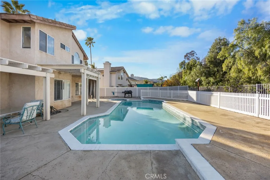 13190 Lone Stallion Lane, Corona, California 92883 home-pic-40
