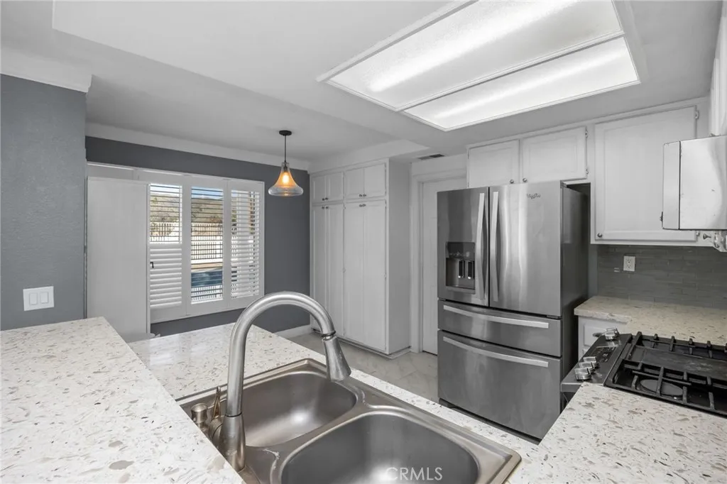 13190 Lone Stallion Lane, Corona, California 92883 home-pic-9