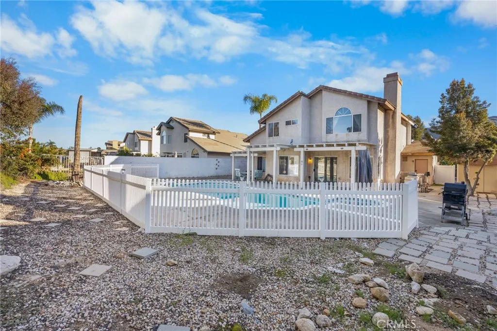 13190 Lone Stallion Lane, Corona, California 92883 home-pic-35