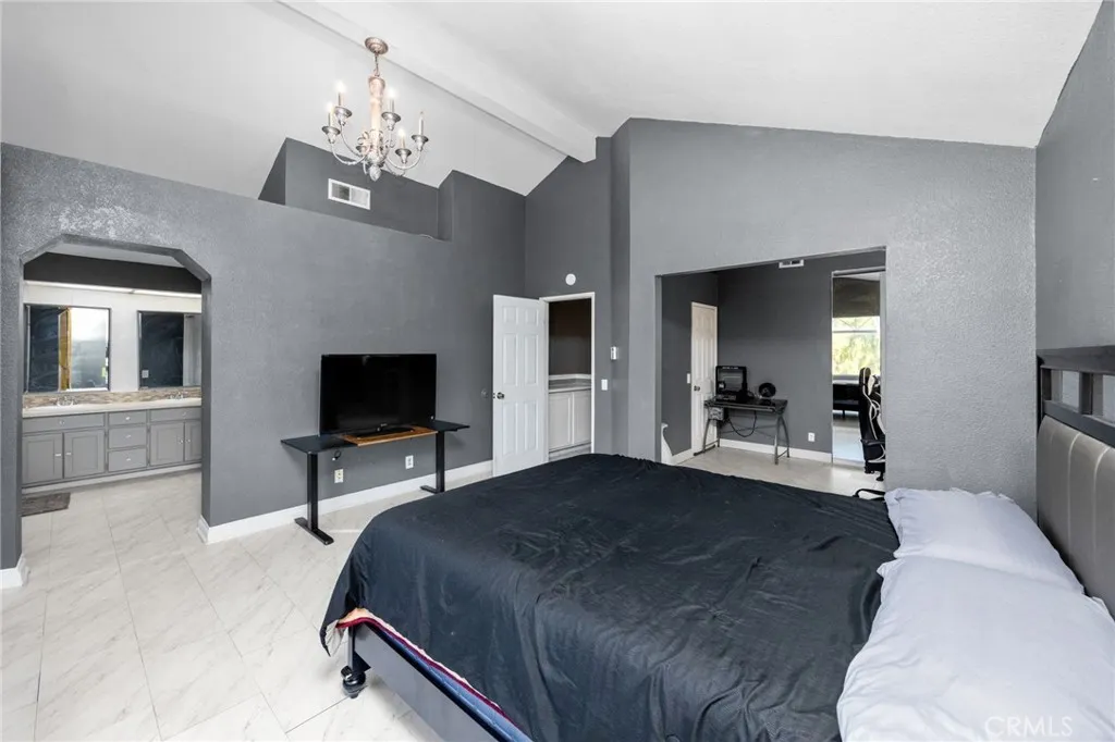 13190 Lone Stallion Lane, Corona, California 92883 home-pic-23