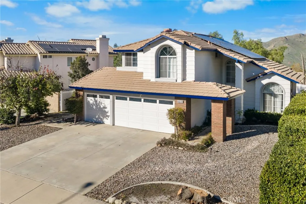 13190 Lone Stallion Lane, Corona, California 92883 home-pic-2