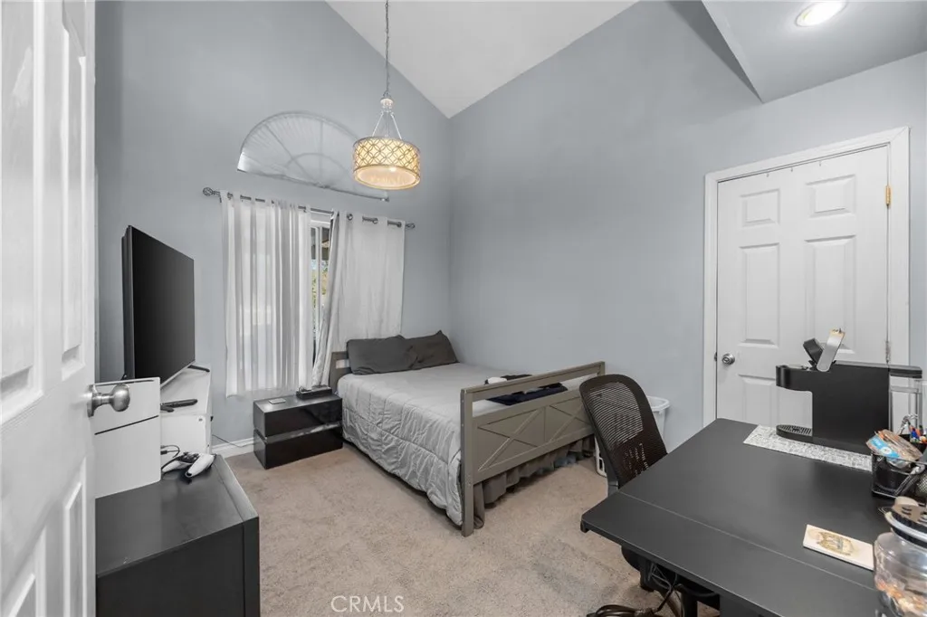 13190 Lone Stallion Lane, Corona, California 92883 home-pic-16