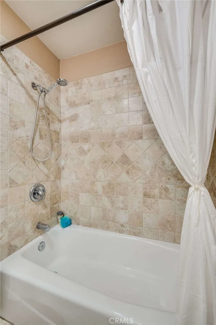 8215 Sandy, Paramount, California 90723 home-pic-22
