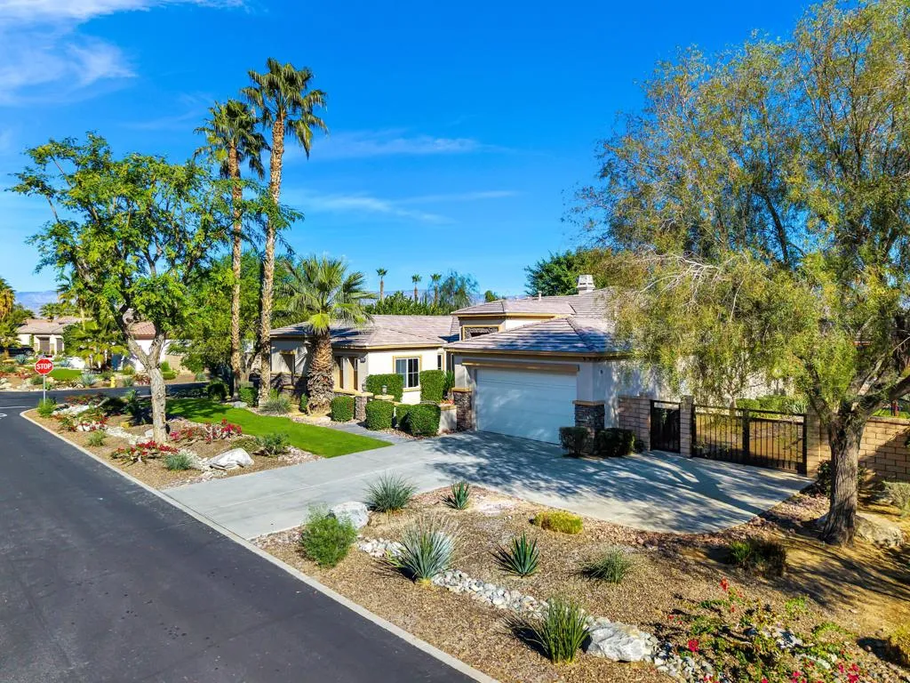Huge side yard with gate
