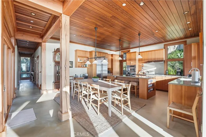 Chefs Dream Kitchen, plenty of room!