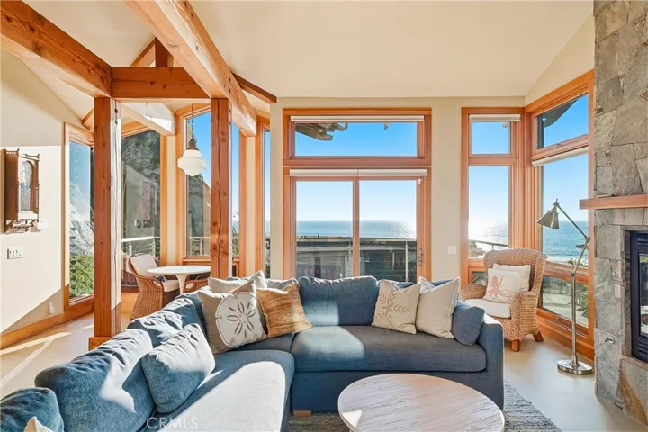 Living Room_Gorgeous Views
