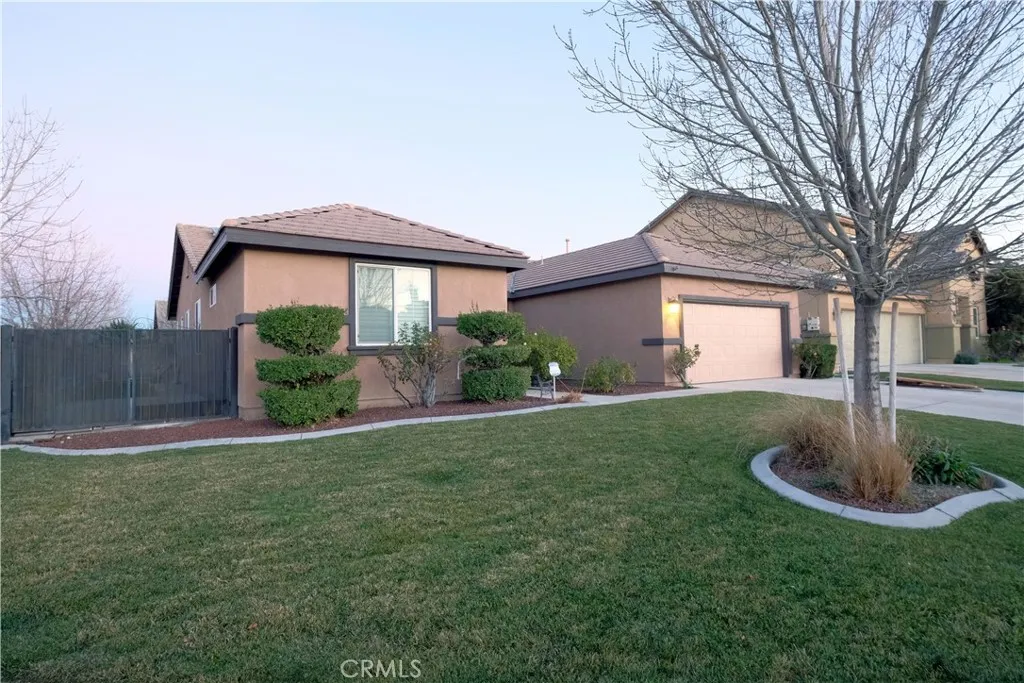 44638 Painted Desert, Lancaster, California 93536 home-pic-1