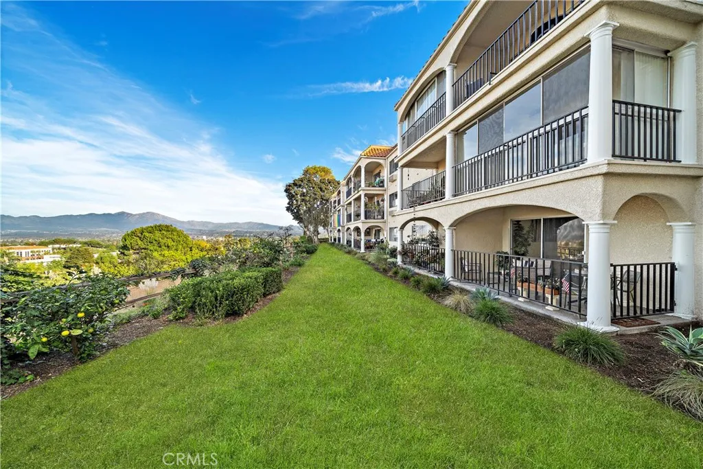 4001 Calle Sonora 1b, Laguna Woods, California 92637 home-pic-1