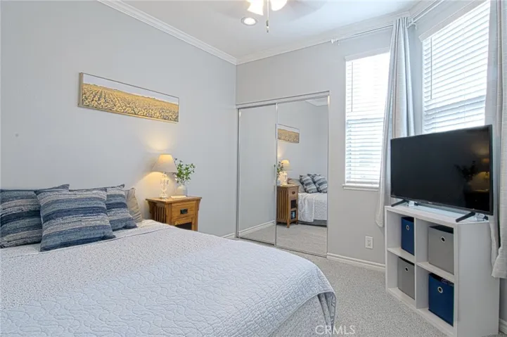 Light and bright downstairs bedroom!