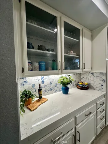 Lots of storage in the butler's pantry - so elegant!