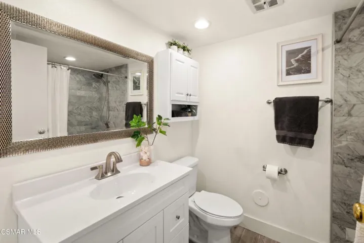 secondary bathroom