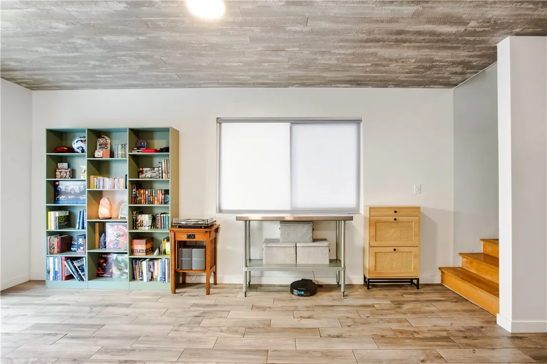 207 E Morningside Street, Long Beach, California 90805 home-pic-6