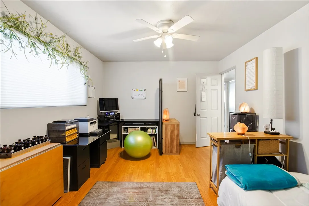207 E Morningside Street, Long Beach, California 90805 home-pic-14