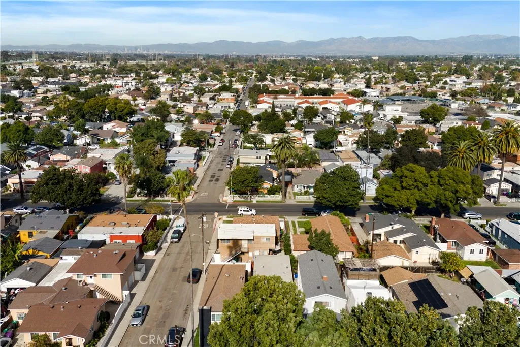 207 E Morningside Street, Long Beach, California 90805 home-pic-30