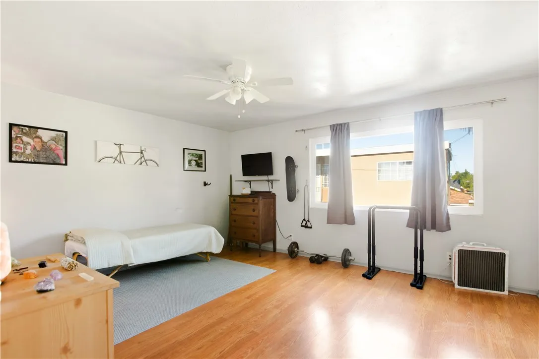 207 E Morningside Street, Long Beach, California 90805 home-pic-10