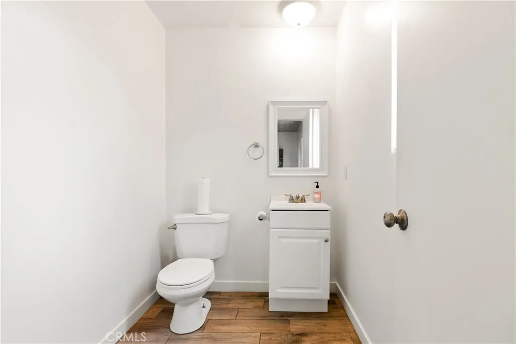 207 E Morningside Street, Long Beach, California 90805 home-pic-8