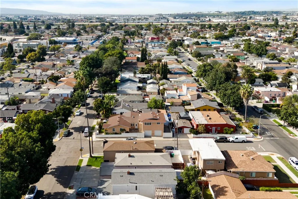 207 E Morningside Street, Long Beach, California 90805 home-pic-29