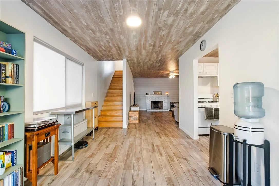207 E Morningside Street, Long Beach, California 90805 home-pic-7