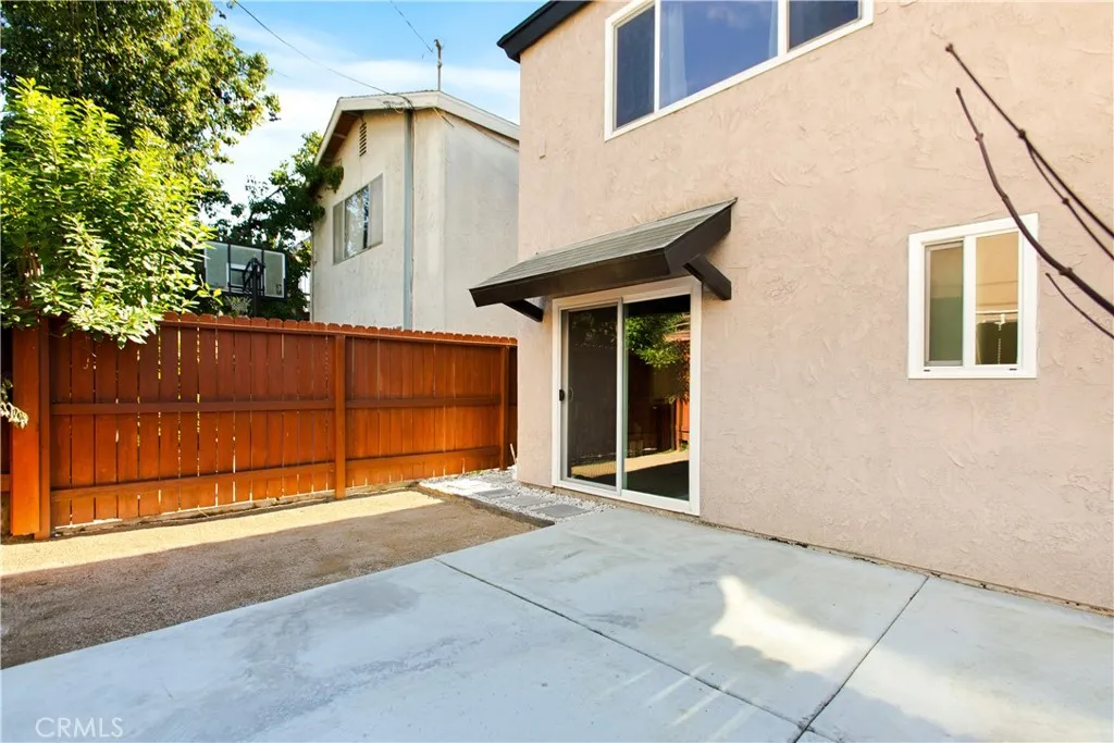 207 E Morningside Street, Long Beach, California 90805 home-pic-19