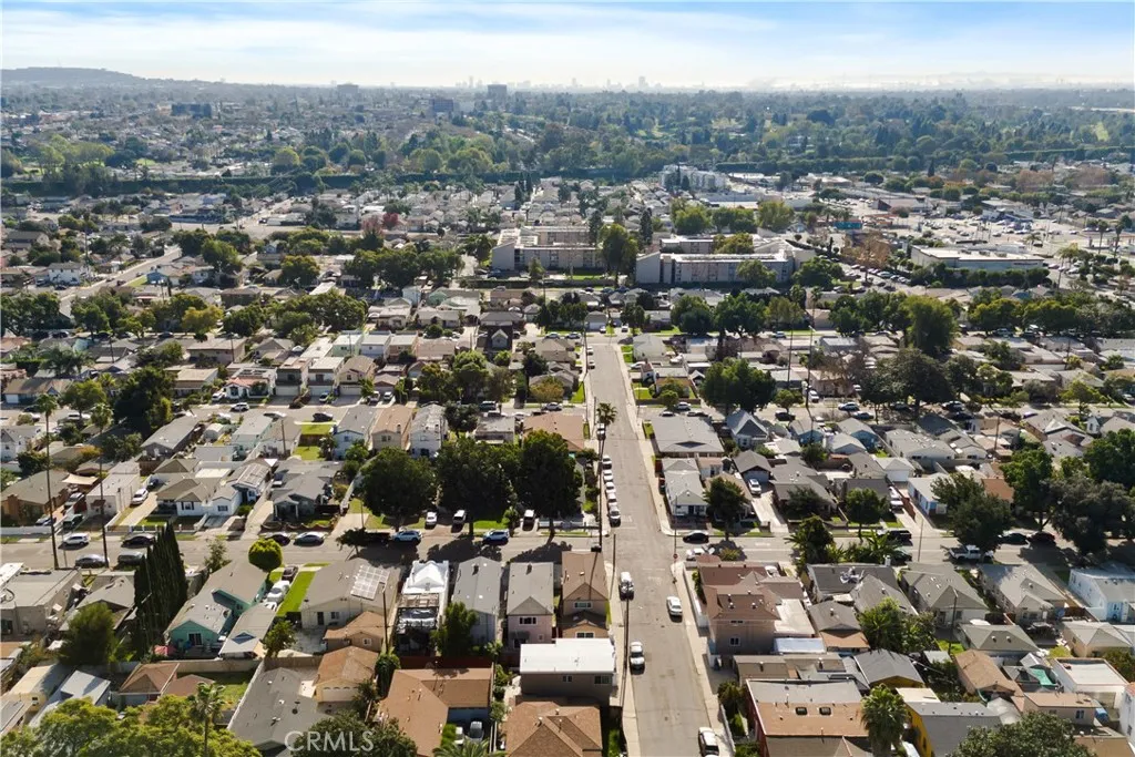 207 E Morningside Street, Long Beach, California 90805 home-pic-27