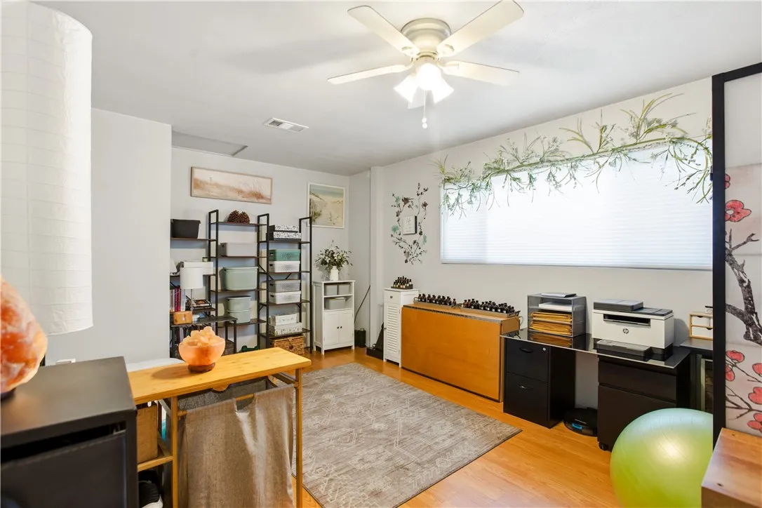 207 E Morningside Street, Long Beach, California 90805 home-pic-13