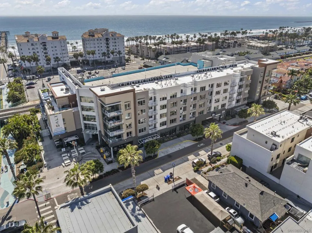 355 N Cleveland Street, Oceanside, California 92054 home-pic-2