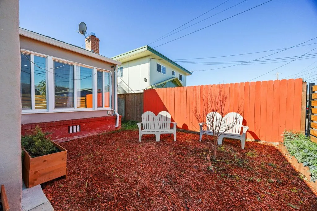 7447 Lockwood St, Oakland, California 94621 home-pic-3