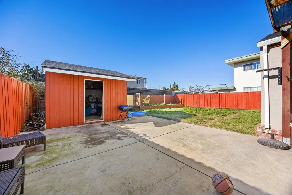 7447 Lockwood St, Oakland, California 94621 home-pic-17