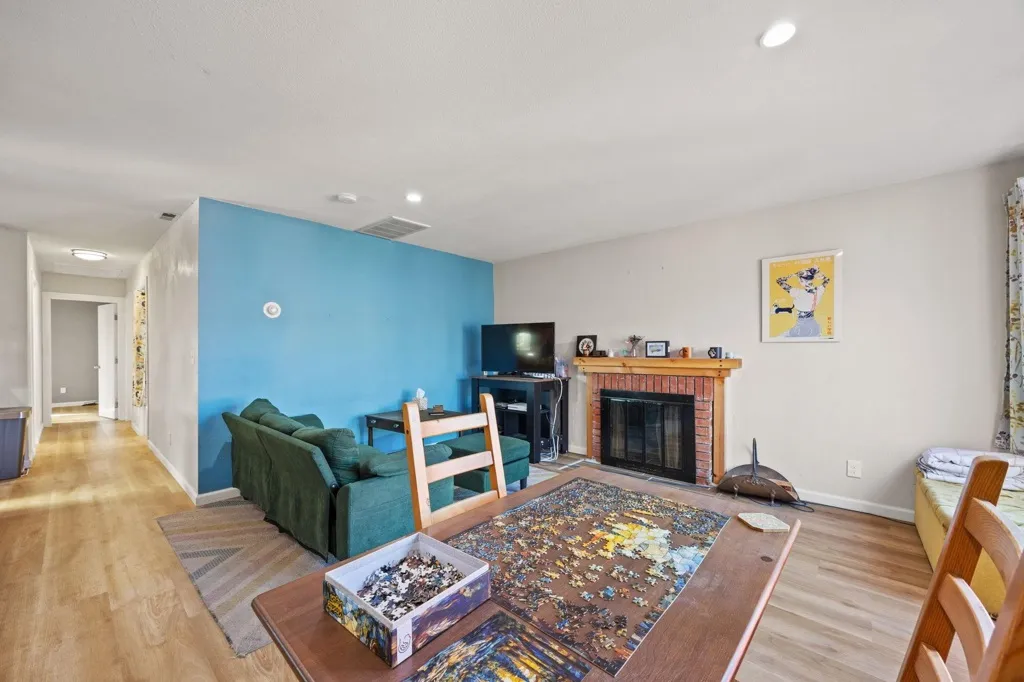 7447 Lockwood St, Oakland, California 94621 home-pic-8