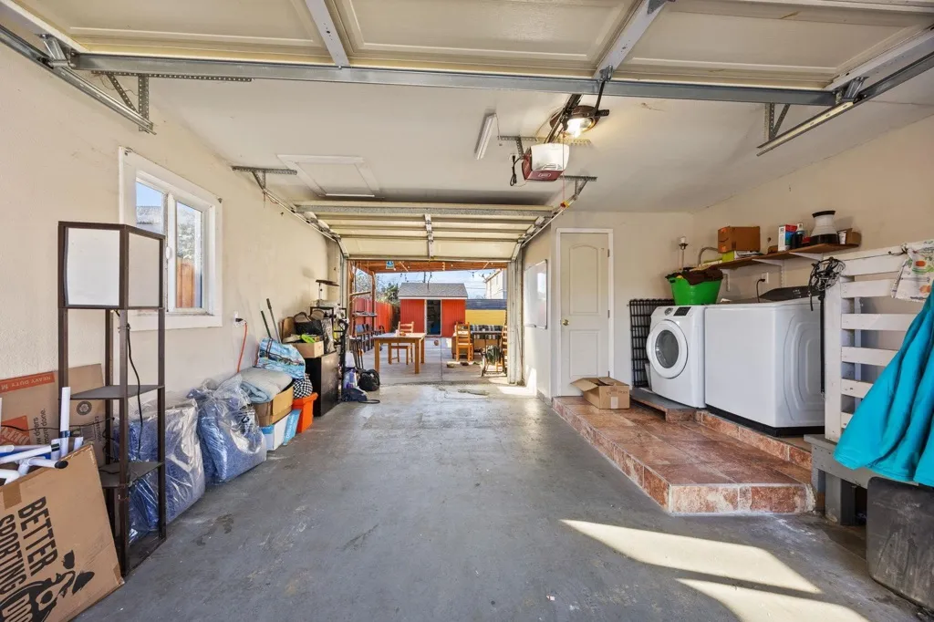 7447 Lockwood St, Oakland, California 94621 home-pic-14