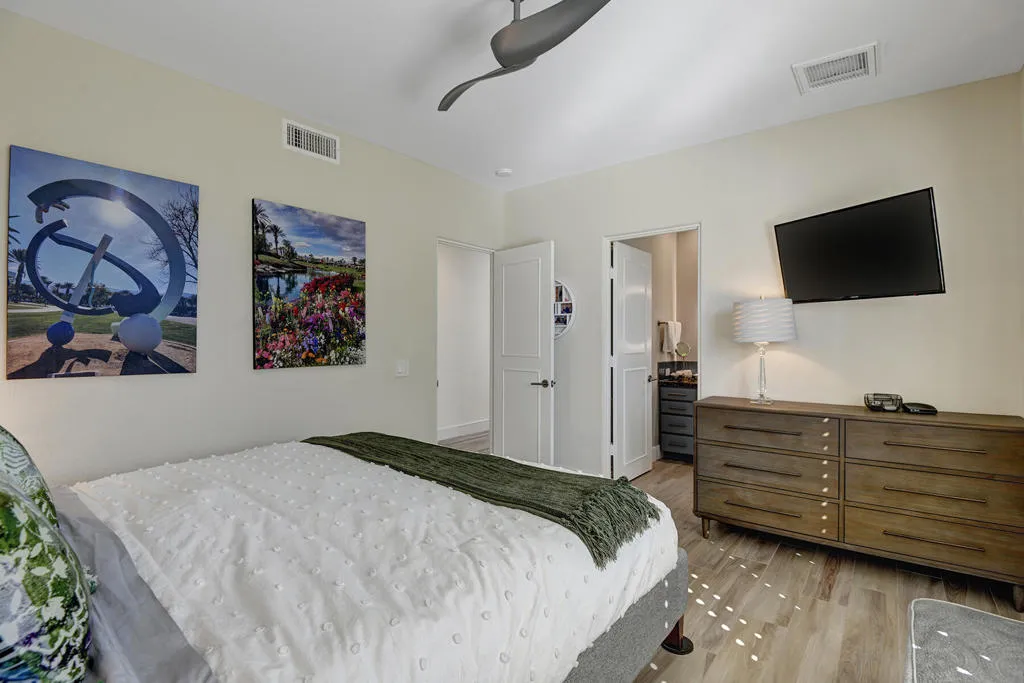440 Desert Holly Drive, Palm Desert, California 92211 home-pic-27