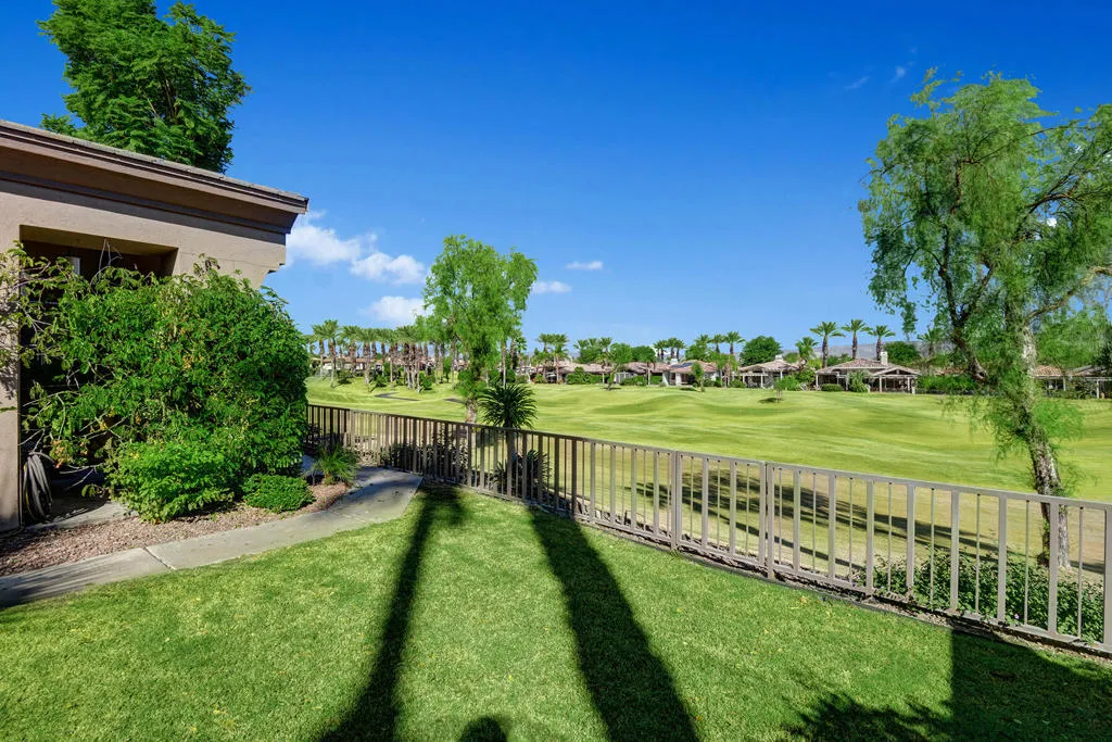 440 Desert Holly Drive, Palm Desert, California 92211 home-pic-34