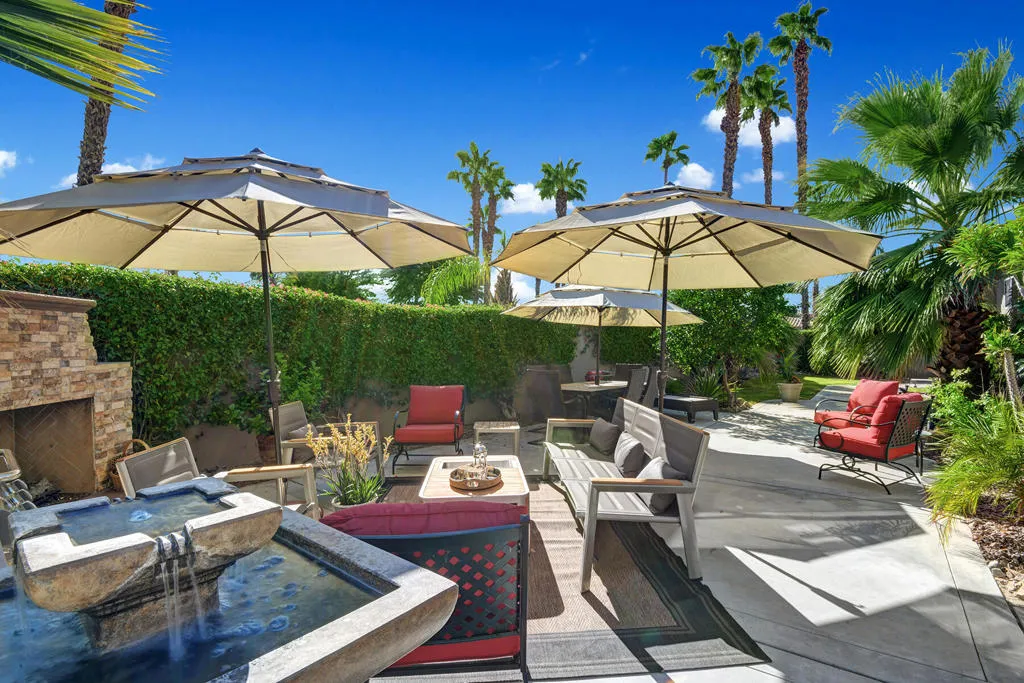 440 Desert Holly Drive, Palm Desert, California 92211 home-pic-6