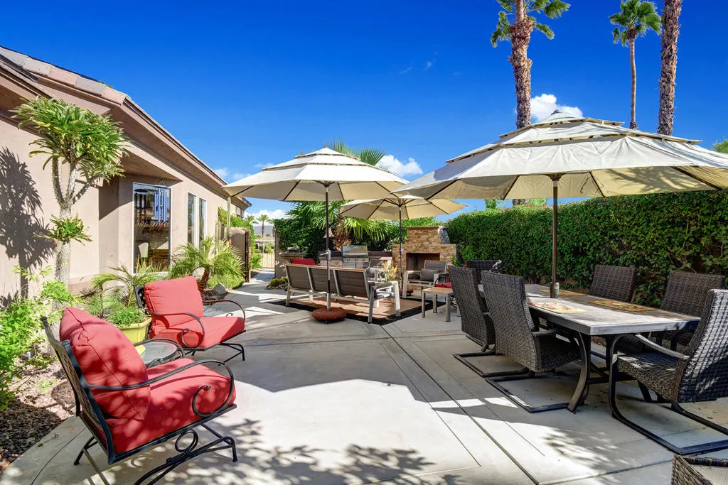 440 Desert Holly Drive, Palm Desert, California 92211 home-pic-2