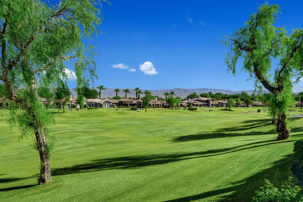 440 Desert Holly Drive, Palm Desert, California 92211 home-pic-35