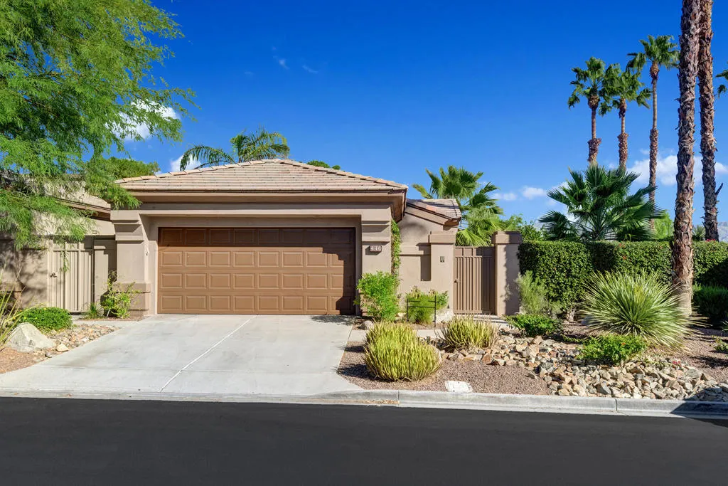 440 Desert Holly Drive, Palm Desert, California 92211 home-pic-37