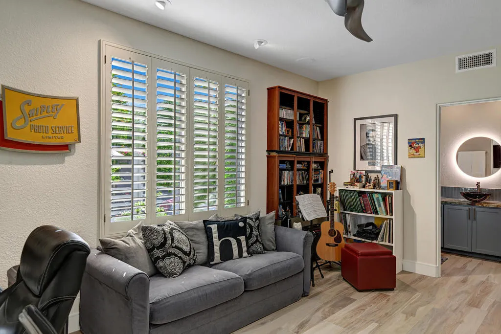440 Desert Holly Drive, Palm Desert, California 92211 home-pic-24