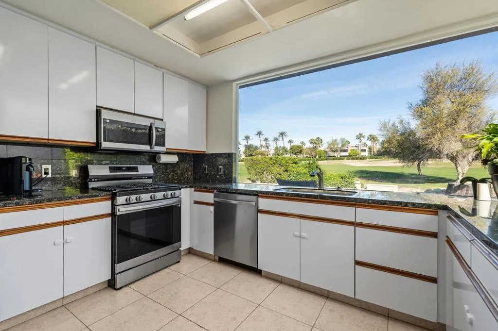 6 Pebble Beach Drive, Rancho Mirage, California 92270 home-pic-10