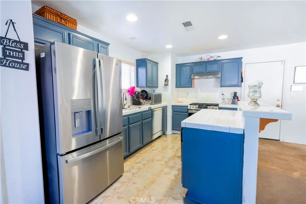 29483 Rock Point, Lake Elsinore, California 92530 home-pic-22
