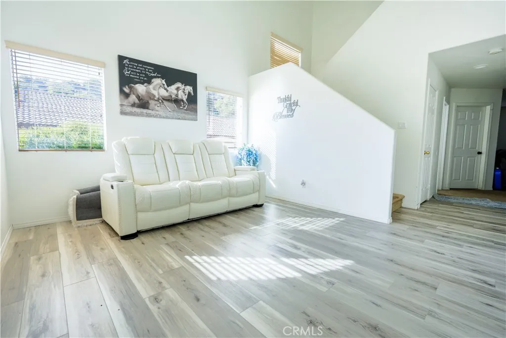 29483 Rock Point, Lake Elsinore, California 92530 home-pic-17