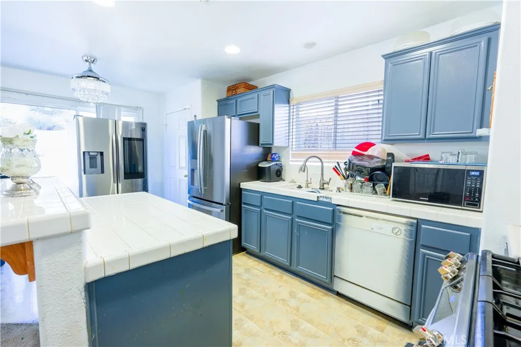 29483 Rock Point, Lake Elsinore, California 92530 home-pic-23