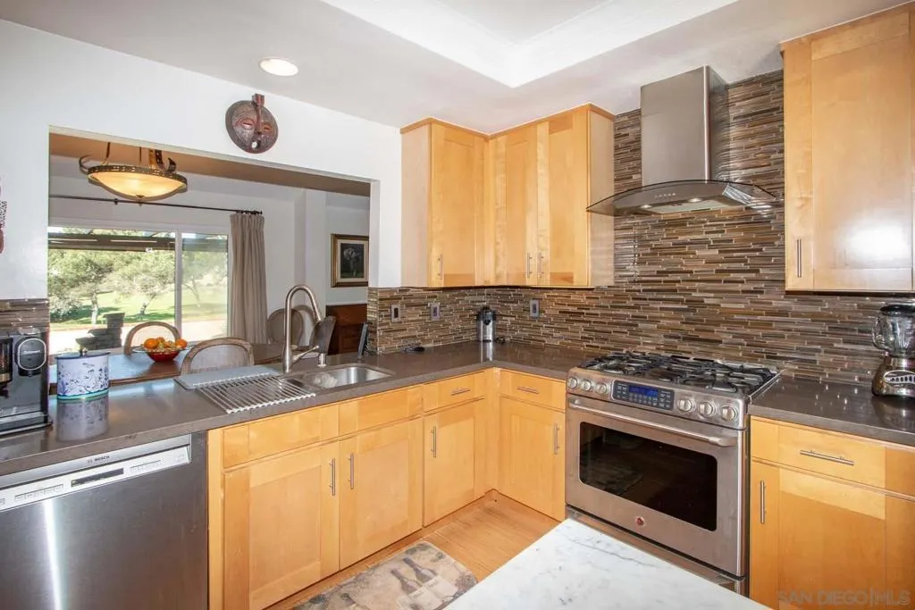 17620 Caminito Chiclayo, San Diego, California 92128 home-pic-6