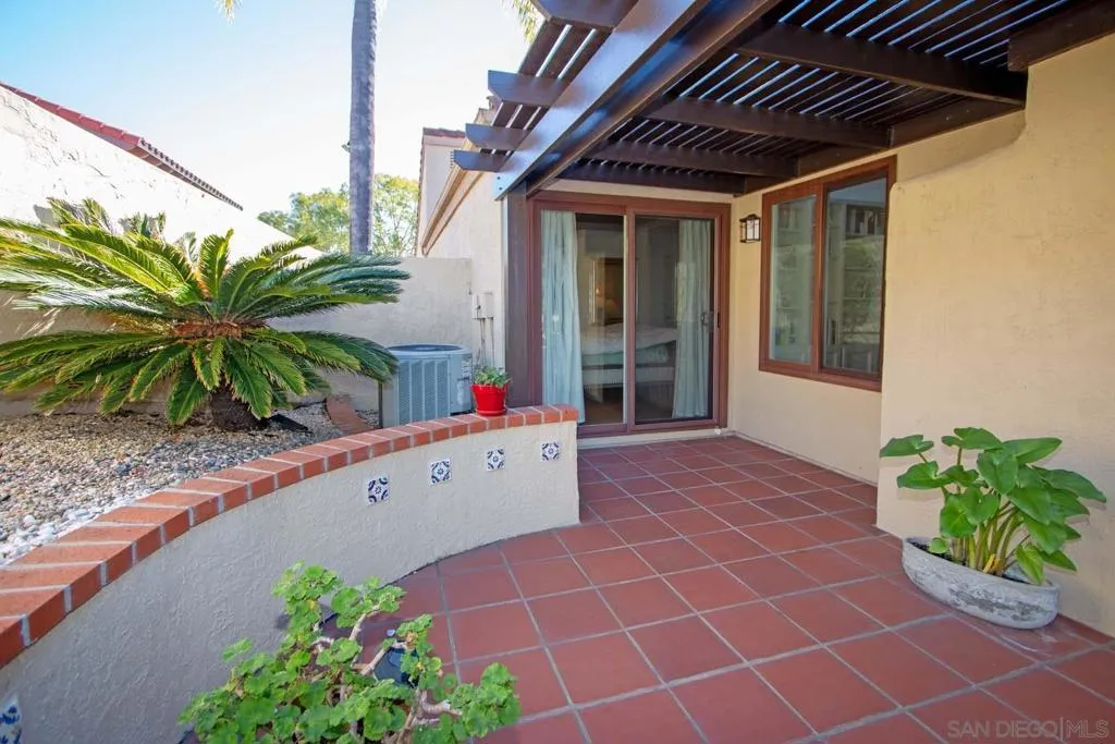 17620 Caminito Chiclayo, San Diego, California 92128 home-pic-35
