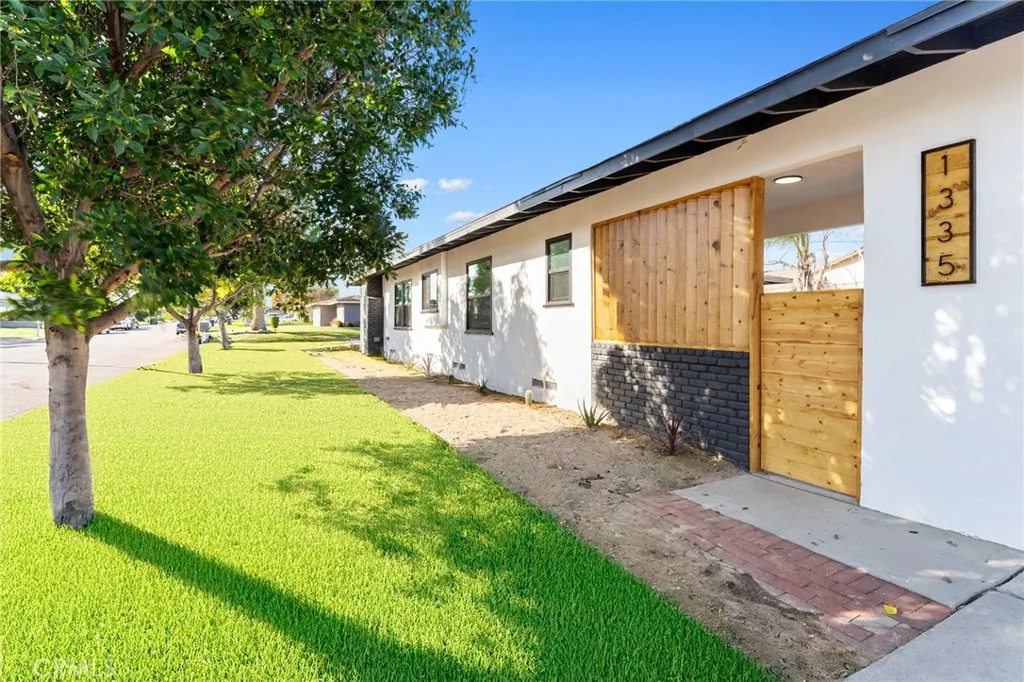 1335 N Magnolia, Rialto, California 92376 home-pic-3