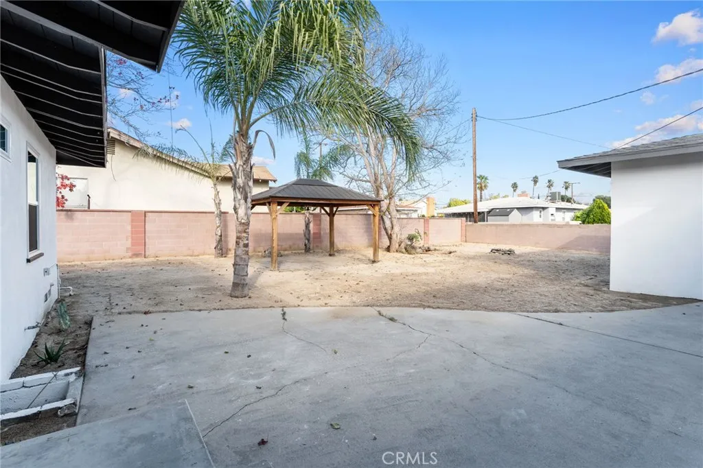 1335 N Magnolia, Rialto, California 92376 home-pic-18