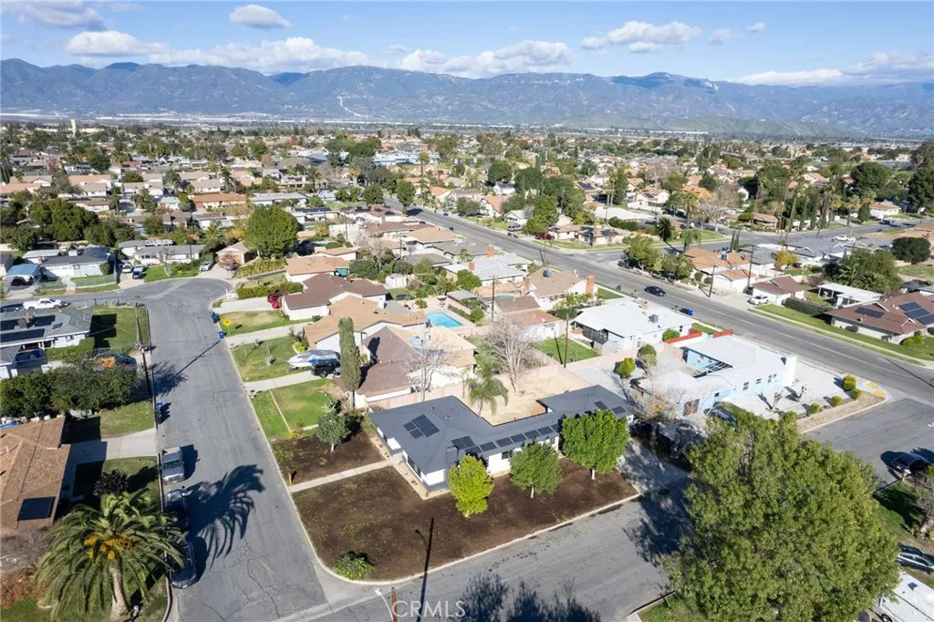 1335 N Magnolia, Rialto, California 92376 home-pic-24